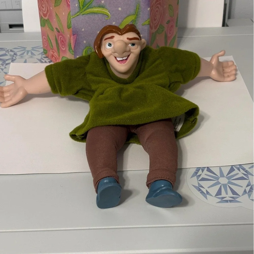 Disney Hunchback of‎ Notre Dame Quasimodo Burger King Plush Finger Puppet  1996